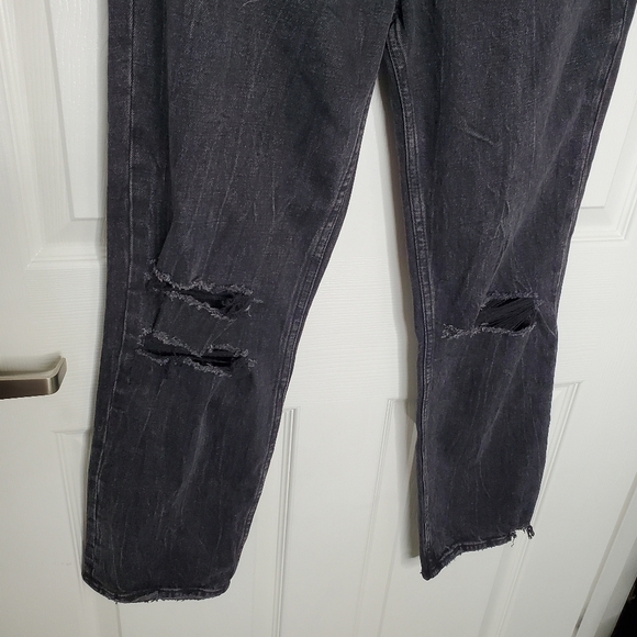Abercrombie & Fitch Black Ultra High Rise Distressed Ankle Straight Leg Jeans - Picture 4 of 8